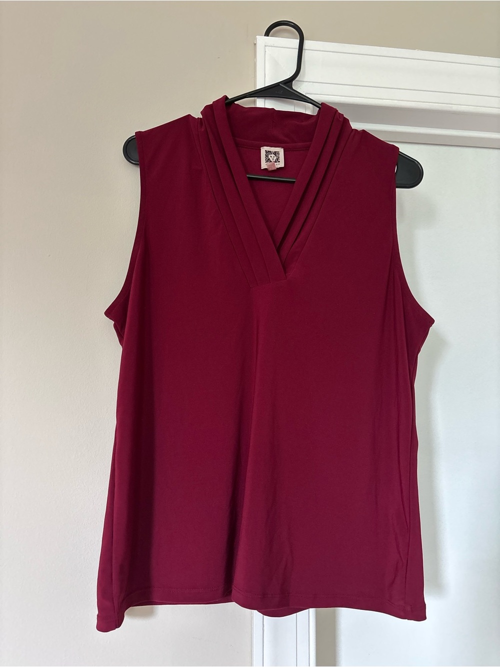 Anne Klein Sleeveless V-Neck Camisole in Wine
